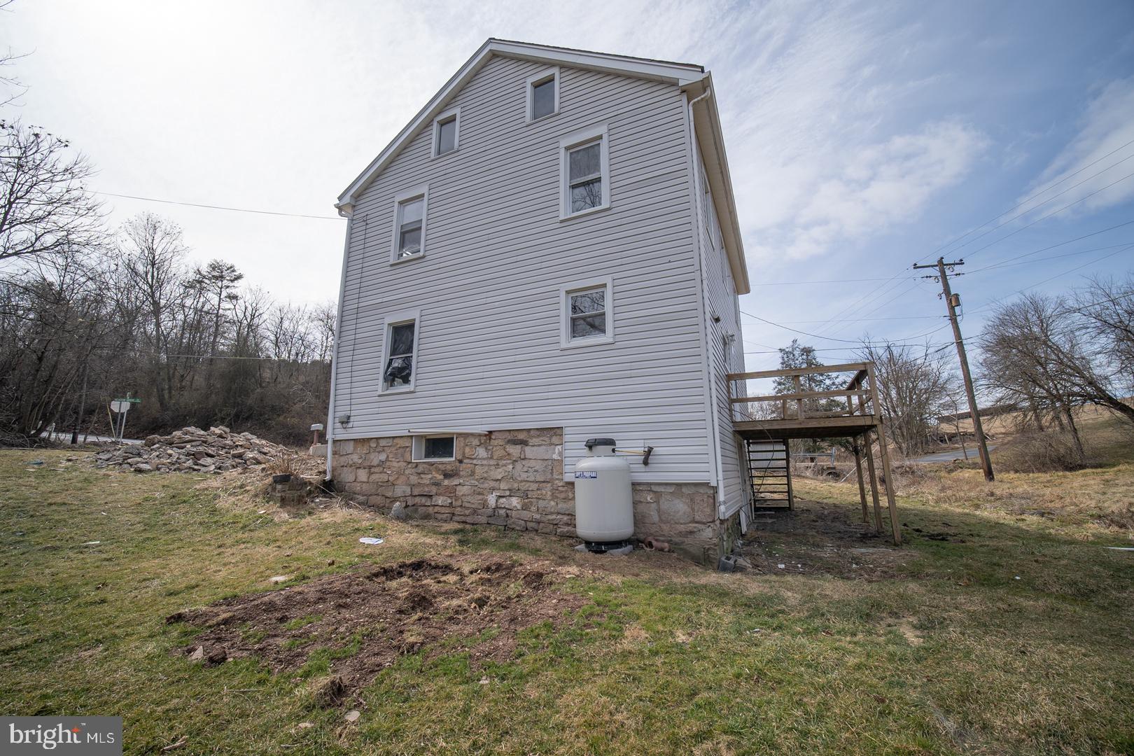 901 Meadow Grove Road Newport, PA 17074 - Photo 4 of 34 Gallery Image 4