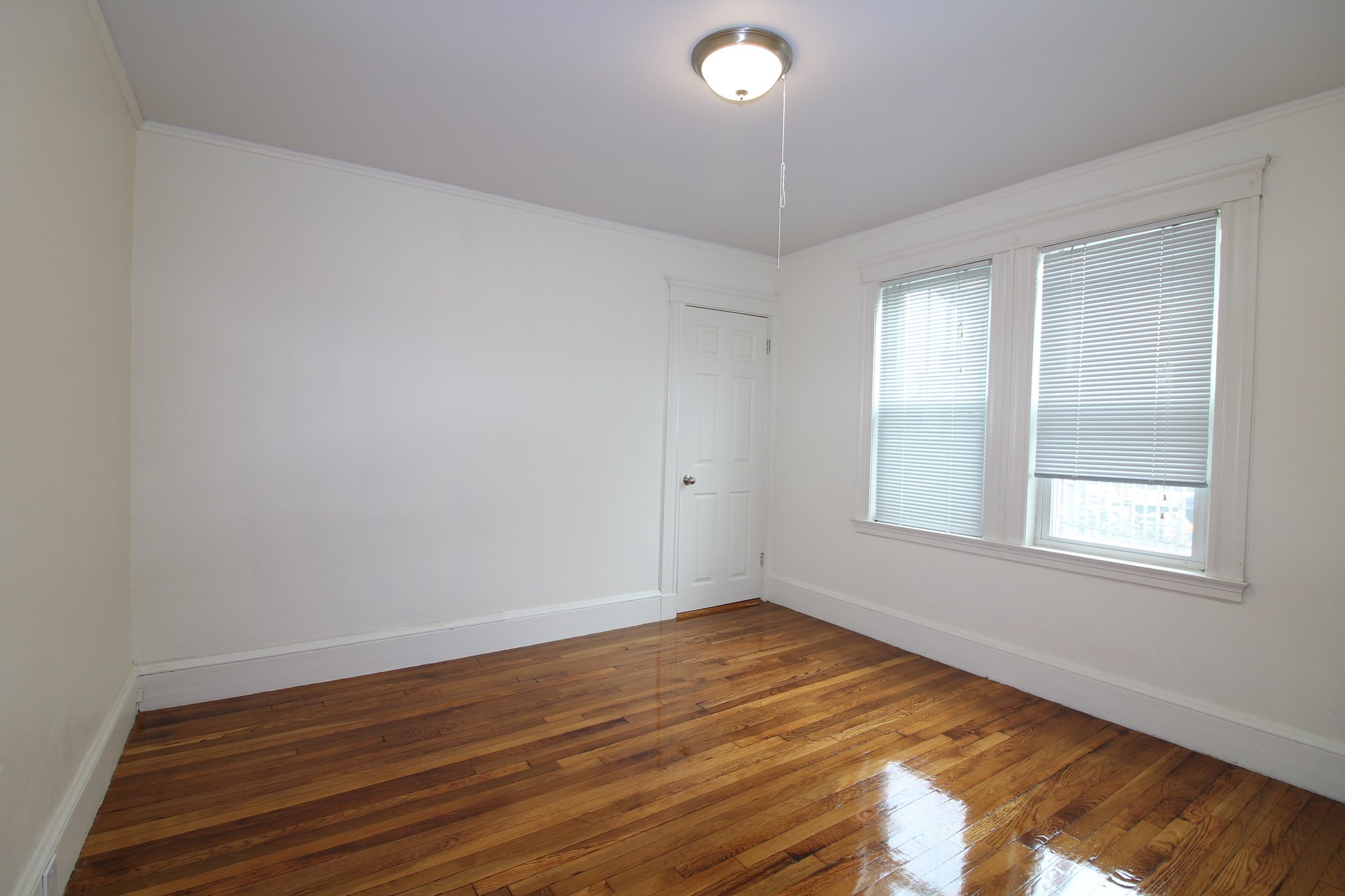 24 Edgecliff Road, Unit 24 Watertown, MA 02472 - Photo 9 of 10 Gallery Image 9