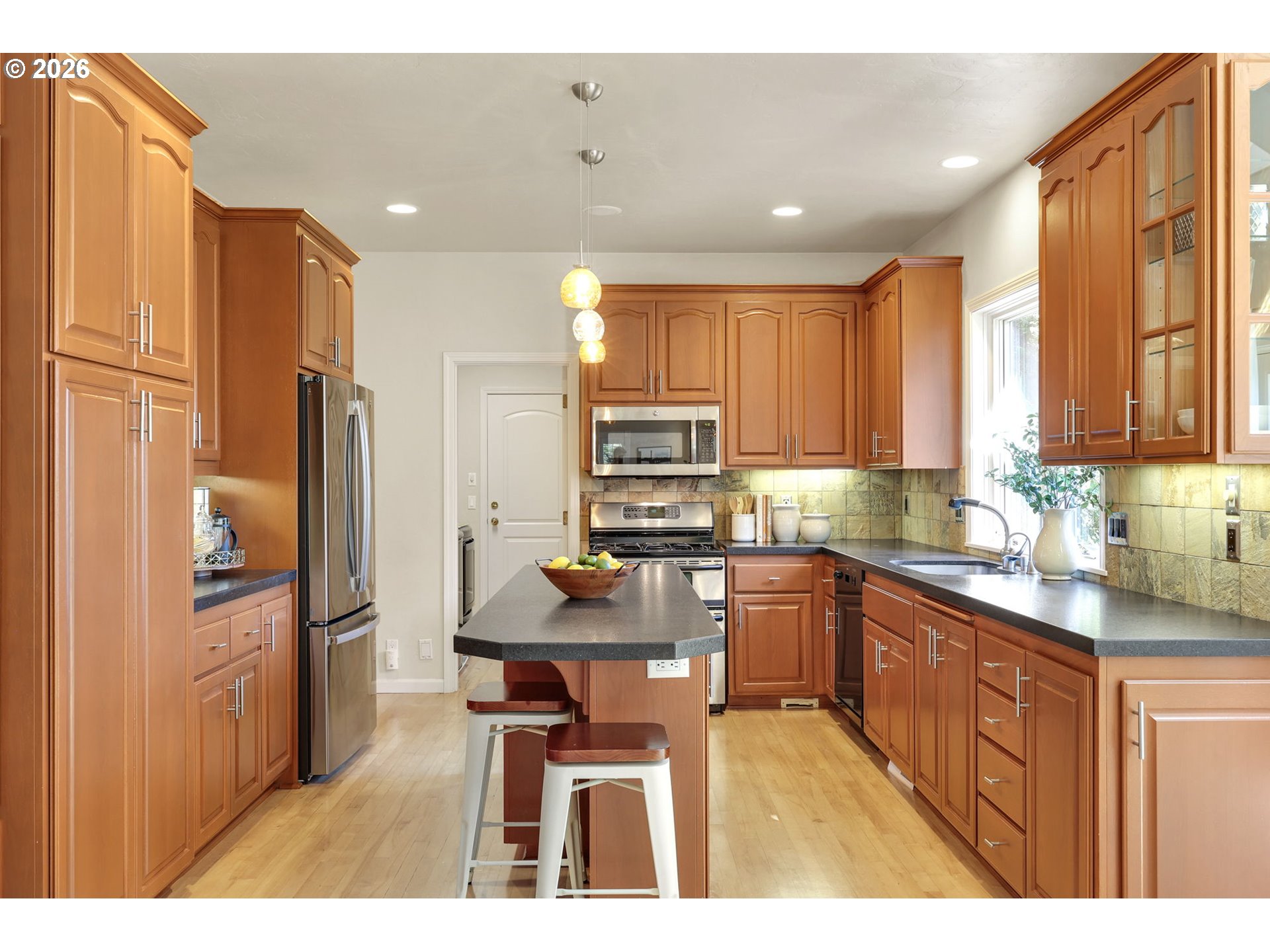 2899 Riverwalk Loop Eugene, OR 97401 - Photo 4 of 48