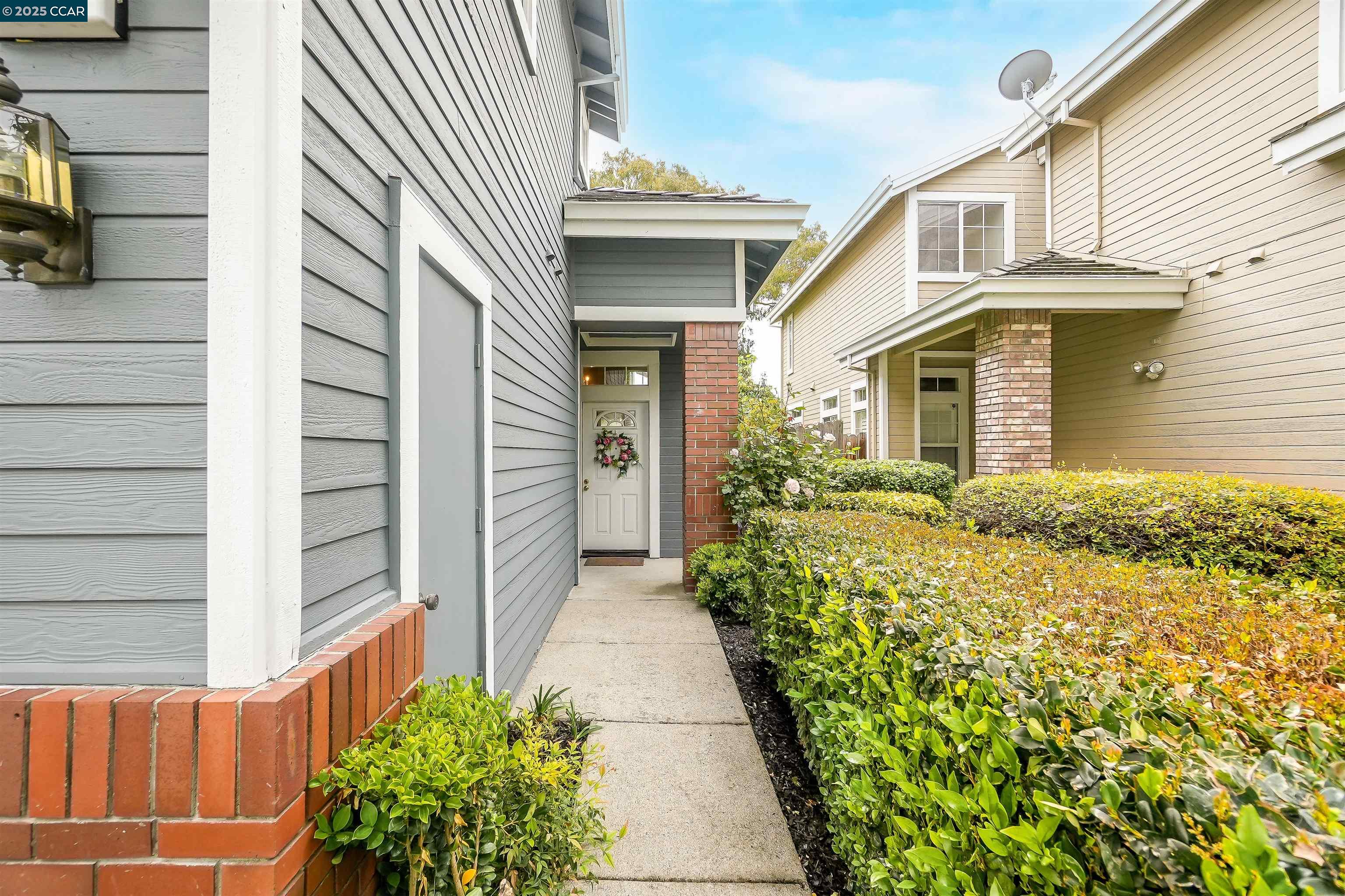 266 Scotts Valley Hercules, CA 94547 - Photo 2 of 42