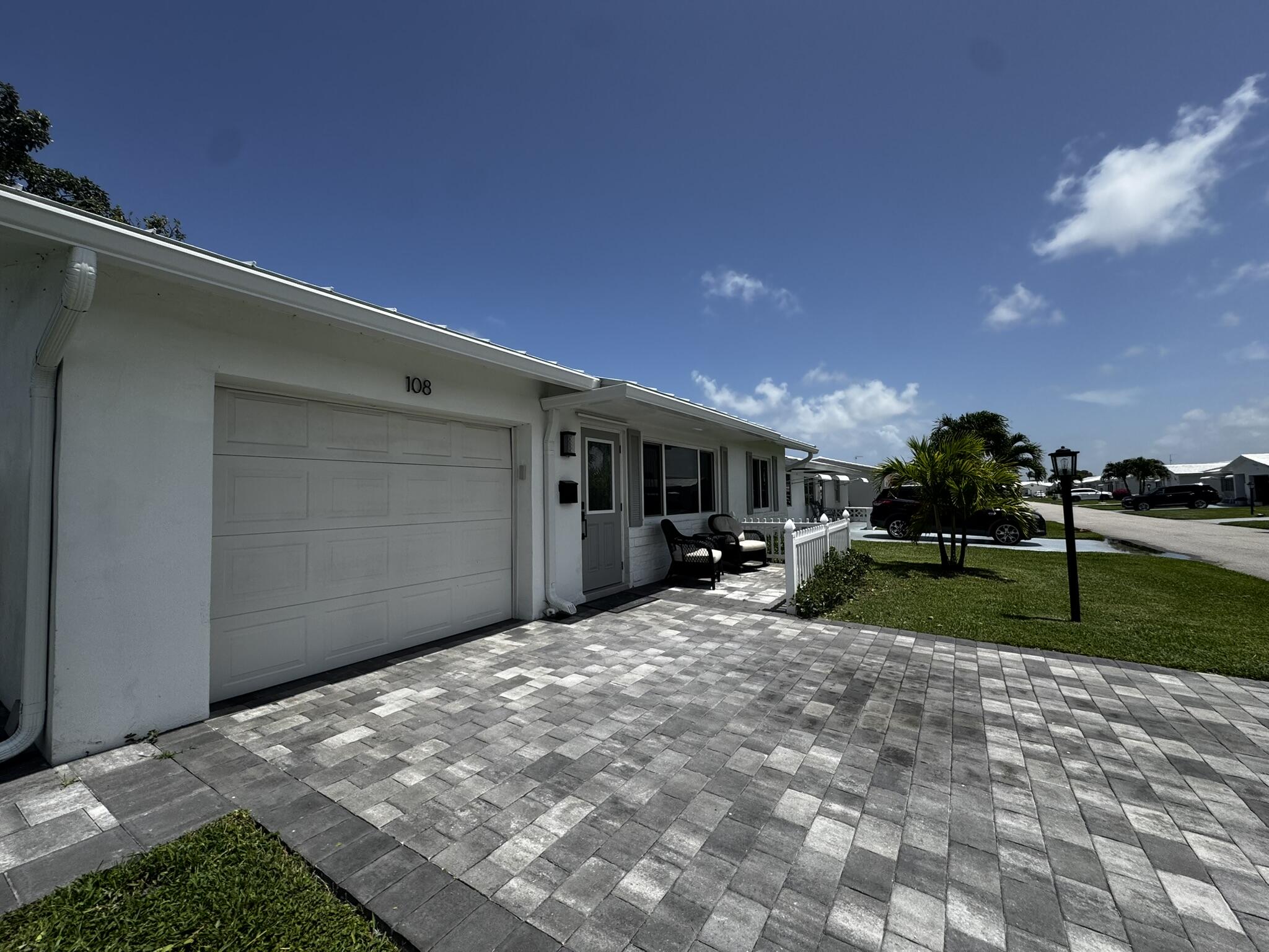 108 Southwest 9th Street Boynton Beach, FL 33426 - Photo 3 of 39 One Car Garage