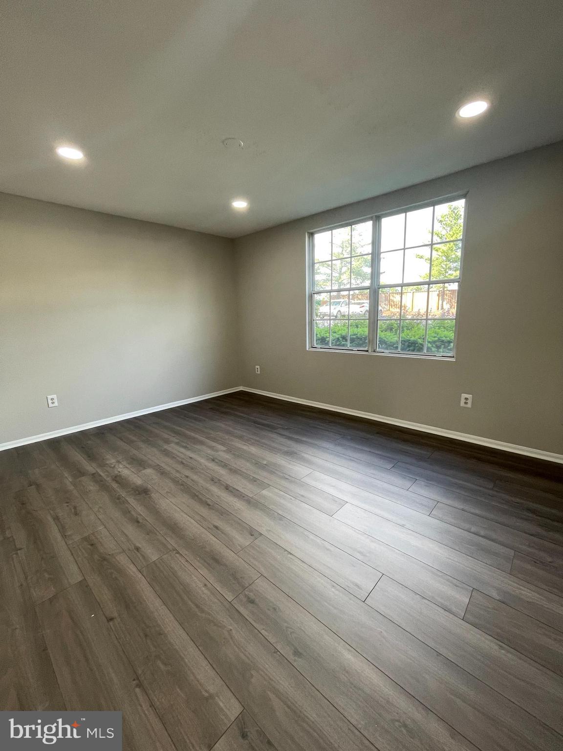 102 Fort Evans Road Southeast, Unit B Leesburg, VA 20175 - Photo 8 of 14 Primary bedroom with