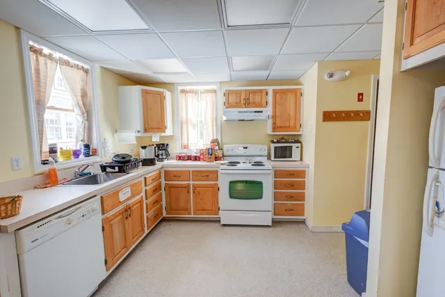 $680,000 | 263 Highland Street, Plymouth, NH 03264