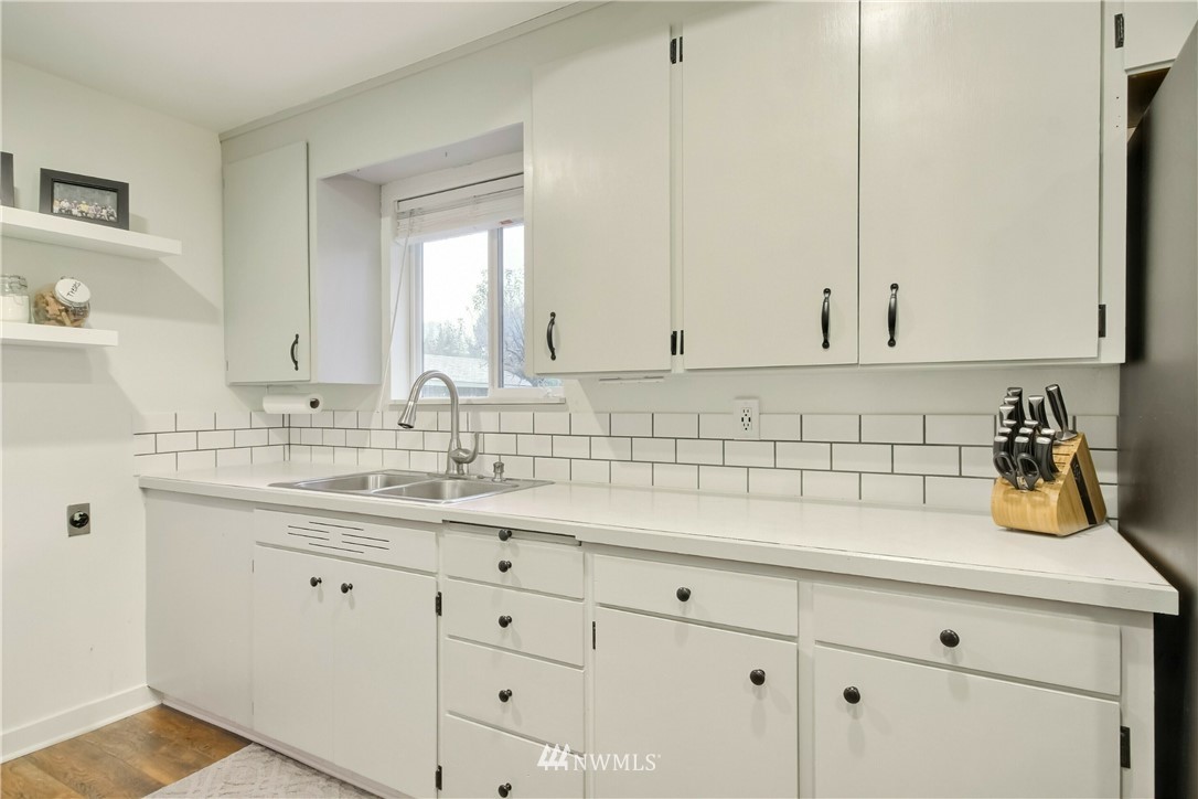 16320 Southeast 132nd Street Renton, WA 98059 - Photo 12 of 33