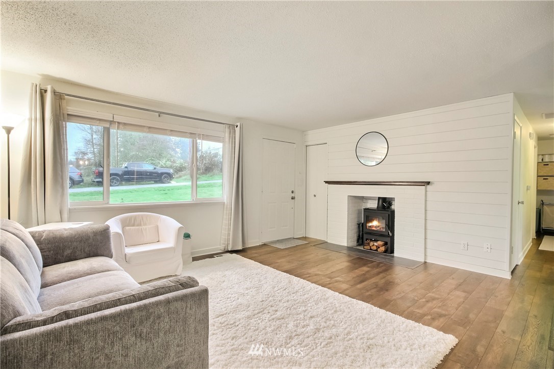 16320 Southeast 132nd Street Renton, WA 98059 - Photo 6 of 33