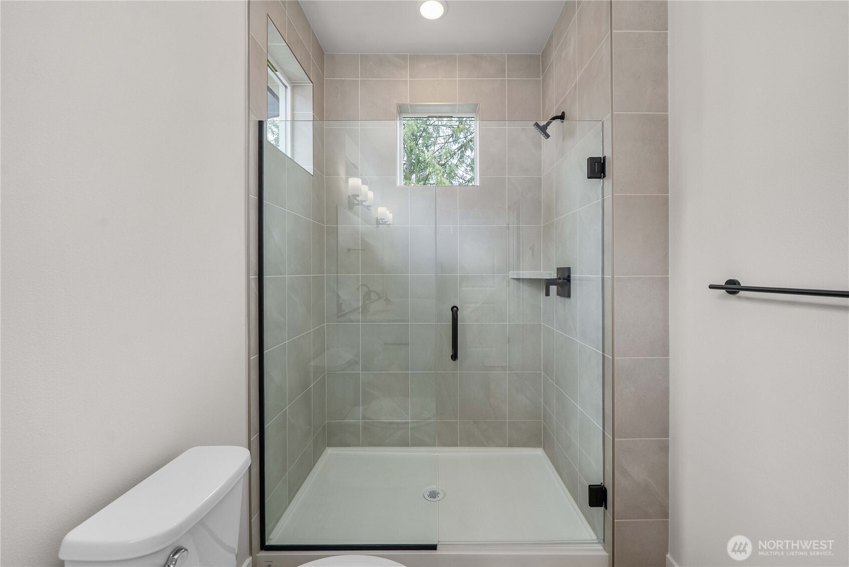4033 Aberdeen Way Northeast Renton, WA 98056 - Photo 25 of 34