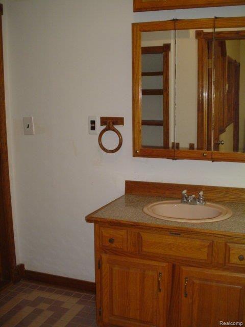 406 East Square Lake Road Troy, MI 48085 - Photo 10 of 21 Half Bathroom