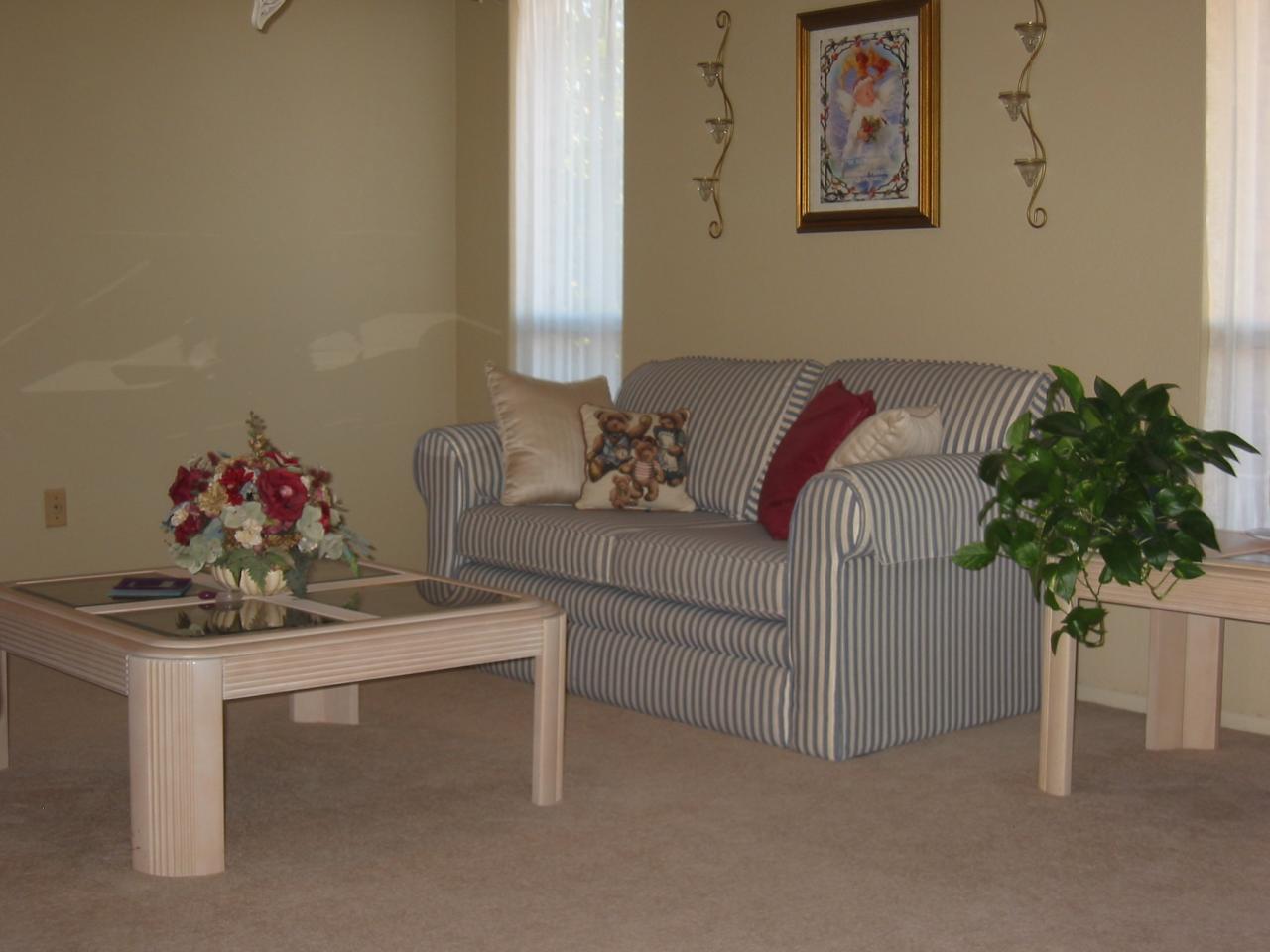 3101 West Cactus Road Phoenix, AZ 85029 - Photo 18 of 26 Living Room