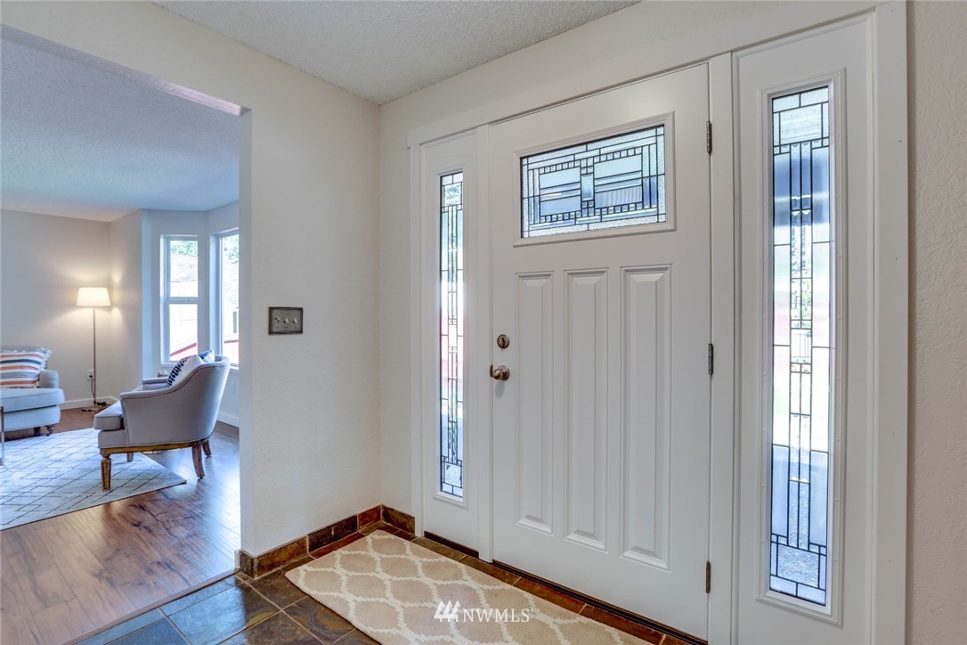 15655 Southeast 146th Place Renton, WA 98059 - Photo 4 of 25
