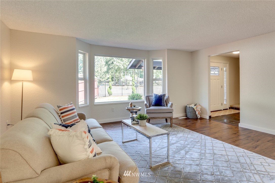 15655 Southeast 146th Place Renton, WA 98059 - Photo 5 of 25