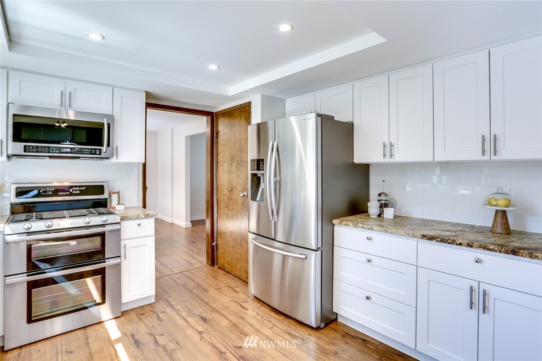15655 Southeast 146th Place Renton, WA 98059 - Photo 10 of 25