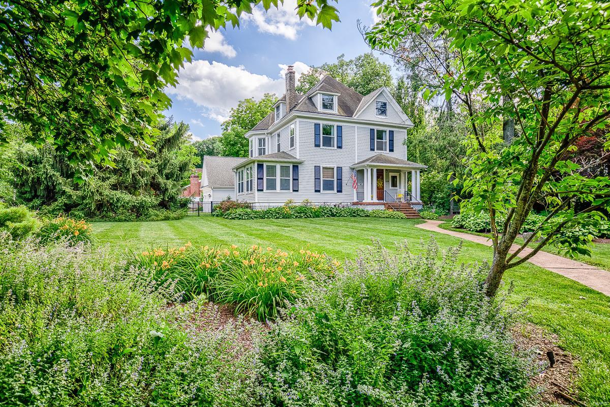 104 West Jackson Road Webster Groves, MO 63119 - Photo 1 of 58 Gallery Image 1