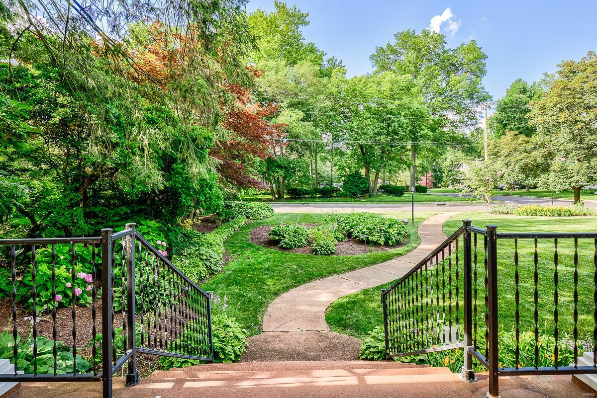 104 West Jackson Road Webster Groves, MO 63119 - Photo 5 of 58 Gallery Image 5