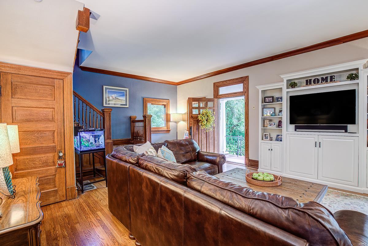 104 West Jackson Road Webster Groves, MO 63119 - Photo 6 of 58 Gallery Image 6