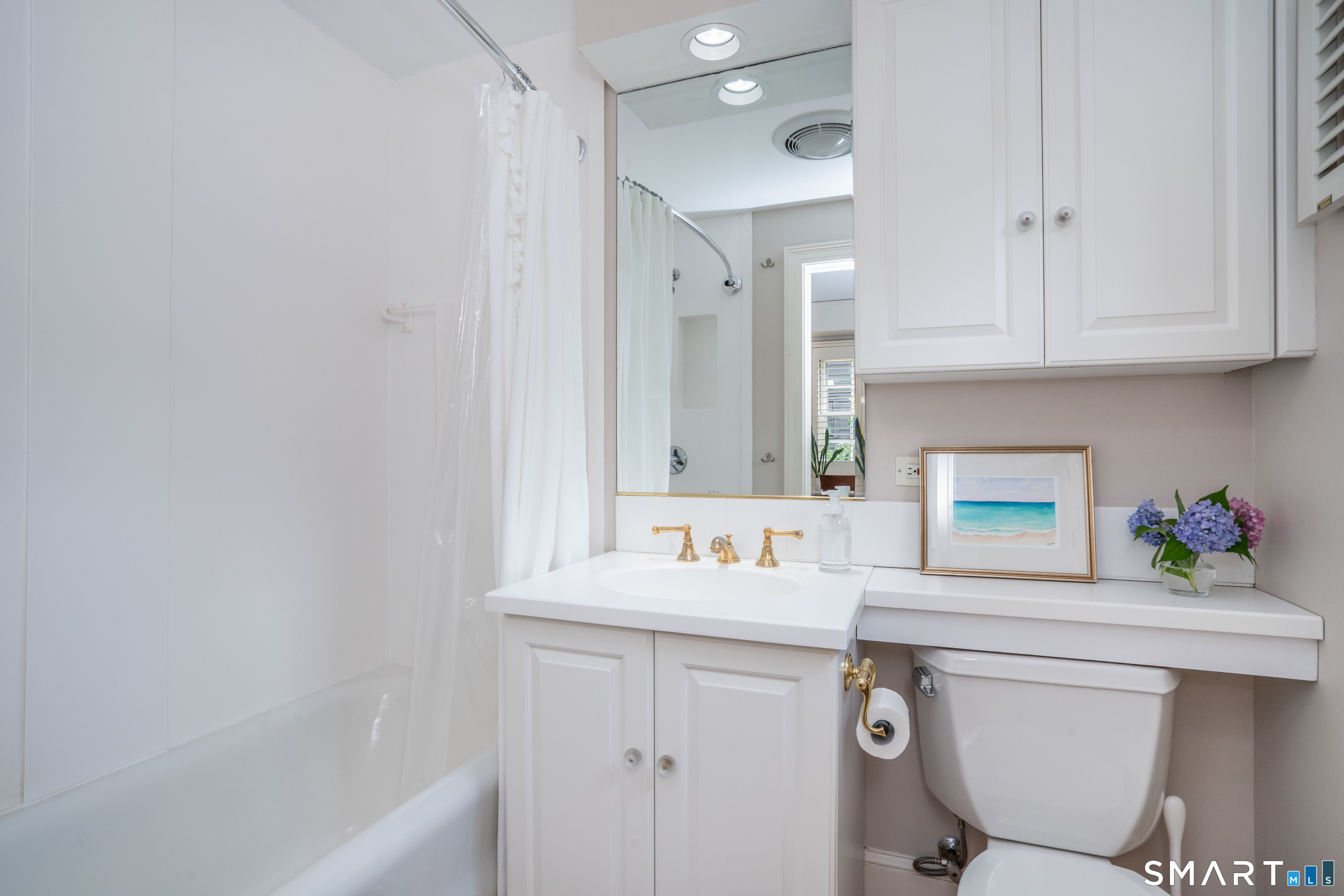 20 Fernwood Road West Hartford, CT 06119 - Photo 23 of 40