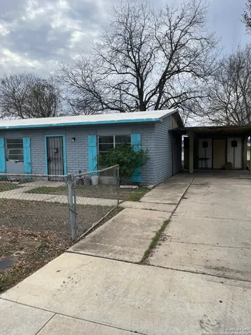 a house view with a outdoor space