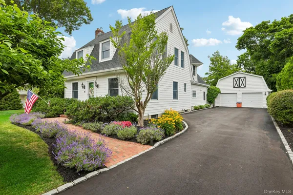 $1,349,000 | 10 Boyd Avenue, Bay Shore, NY 11706