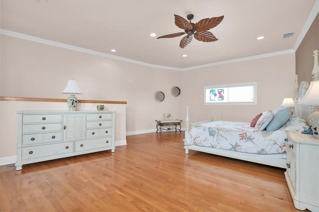 16102 4th Street East Redington Beach, FL 33708 - Photo 19 of 60