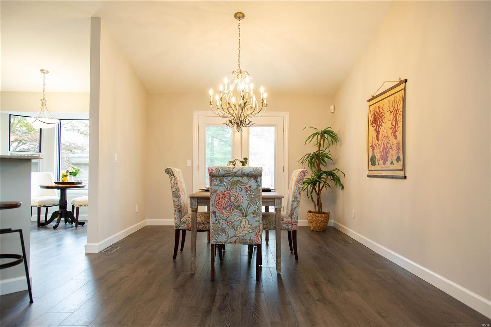 15801 Harris Ridge Court Chesterfield, MO 63017 - Photo 6 of 41 Gallery Image 6