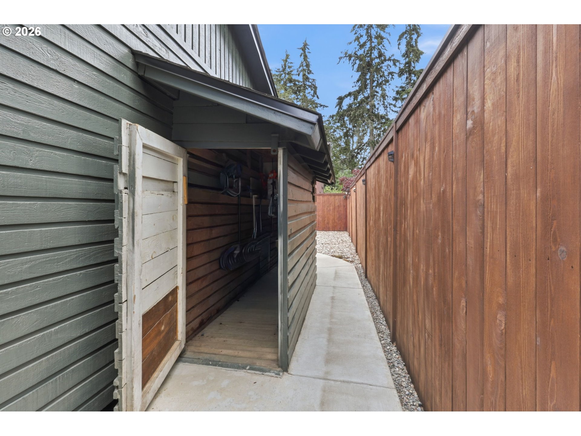 4114 Southeast Spring Street Hillsboro, OR 97123 - Photo 32 of 38 Yard