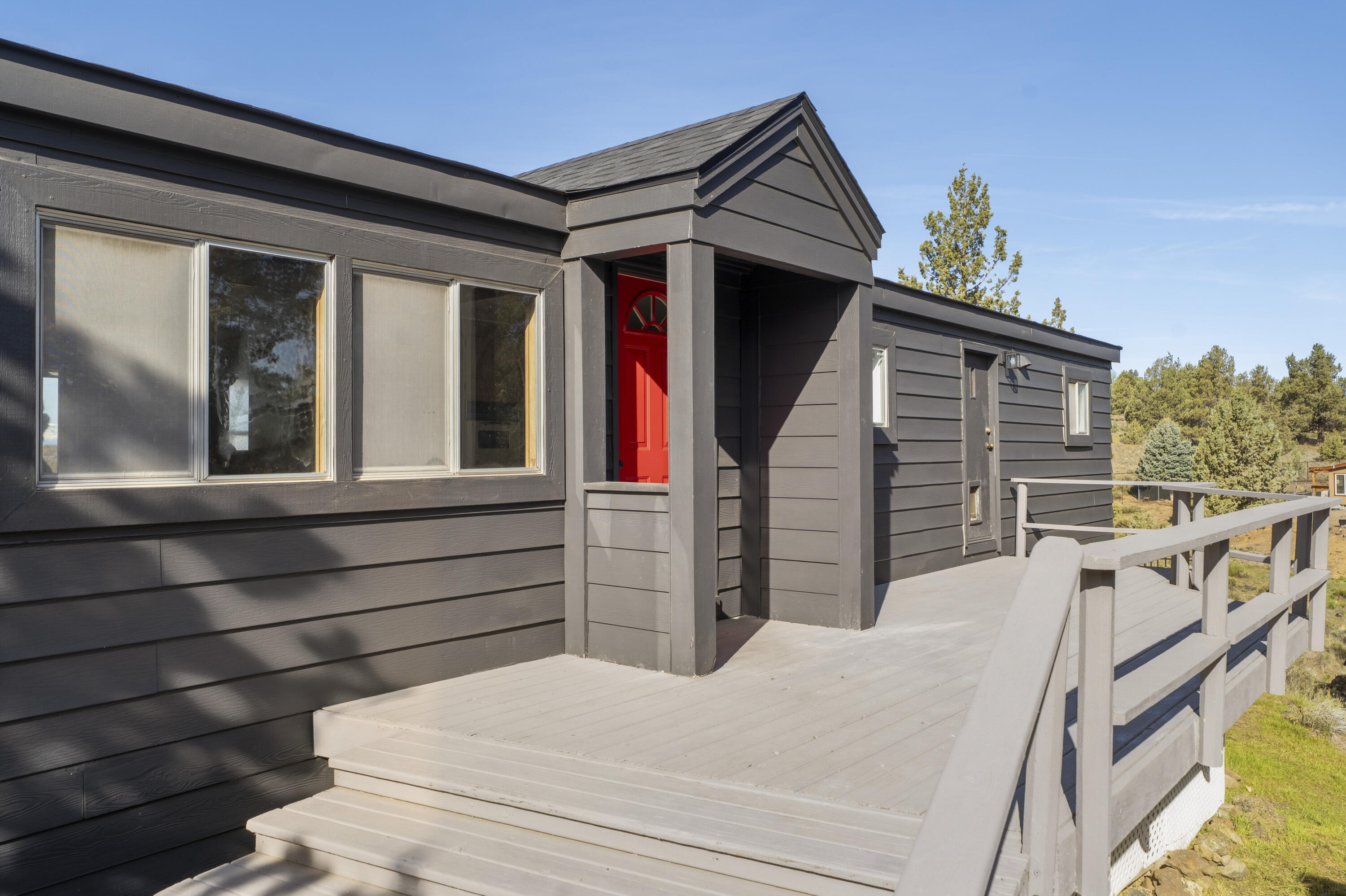 9318 Southwest Panorama Road Terrebonne, OR 97760 - Photo 4 of 44 10-Exterior