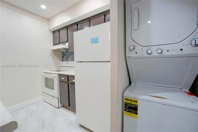 $1,700 | 5686 Rock Island Road, Unit 114, Tamarac, FL 33319