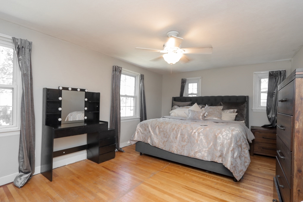 75 Bennington Street Springfield, MA 01108 - Photo 18 of 34