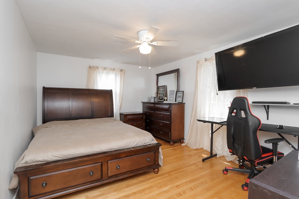 75 Bennington Street Springfield, MA 01108 - Photo 20 of 34