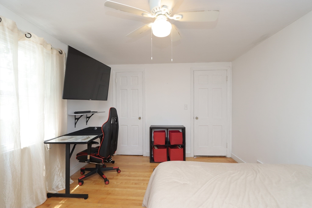 75 Bennington Street Springfield, MA 01108 - Photo 22 of 34