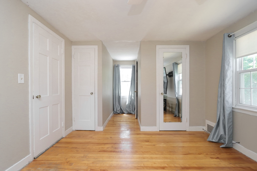 75 Bennington Street Springfield, MA 01108 - Photo 24 of 34