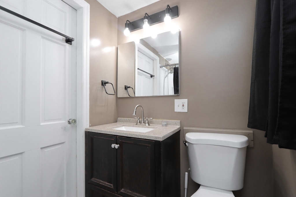 75 Bennington Street Springfield, MA 01108 - Photo 27 of 34