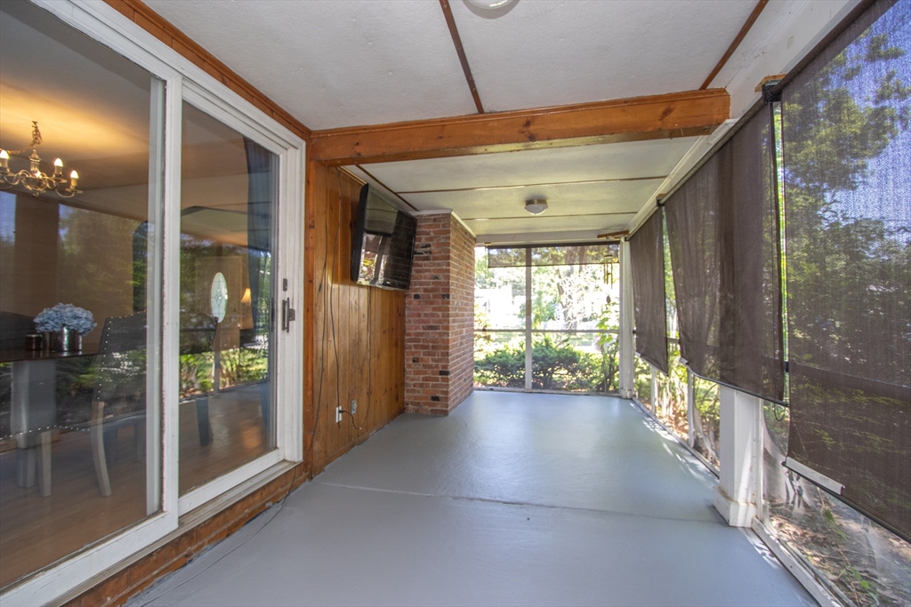 75 Bennington Street Springfield, MA 01108 - Photo 31 of 34