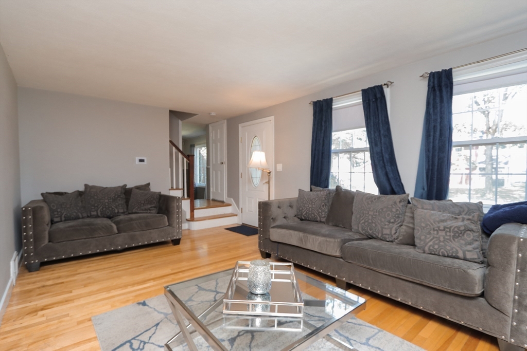 75 Bennington Street Springfield, MA 01108 - Photo 9 of 34