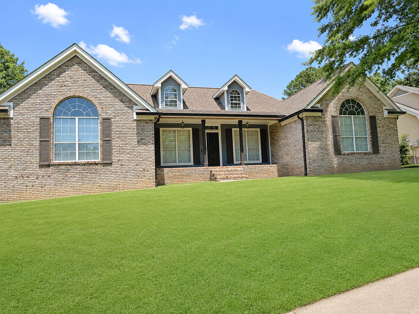8715 Georgetown Trace Lane Chattanooga, TN 37421 - Photo 3 of 30 1E5B8A2D-D44D-44C4-B37B-D2AE724C245C
