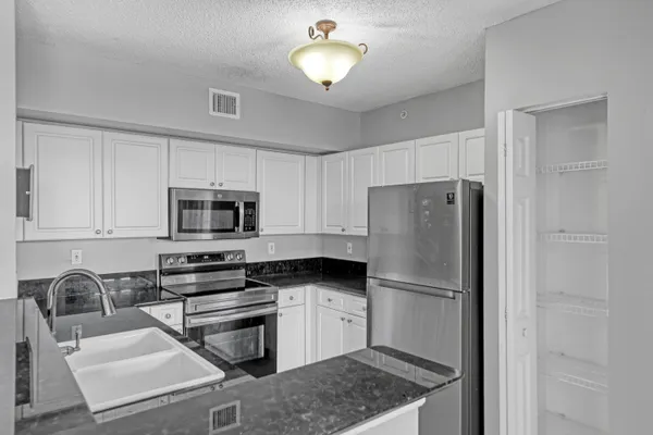 $3,500 | 651 Okeechobee Boulevard, Unit 403, West Palm Beach, FL 33401