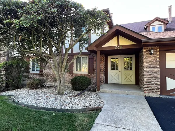$2,700 | 15514 Orlan Brook Drive, Unit 243, Orland Park, IL 60462