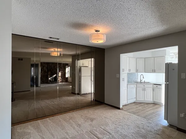 $2,700 | 15514 Orlan Brook Drive, Unit 243, Orland Park, IL 60462