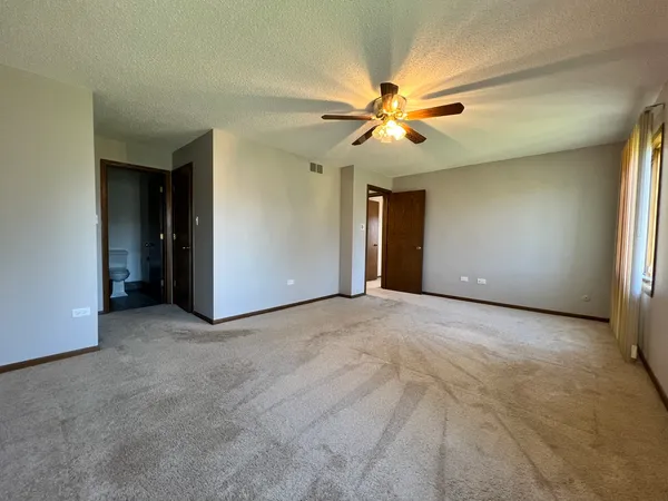 $2,700 | 15514 Orlan Brook Drive, Unit 243, Orland Park, IL 60462