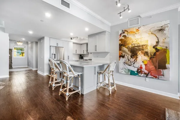 $3,800 | 2650 Lake Shore Drive, Unit 201, Riviera Beach, FL 33404