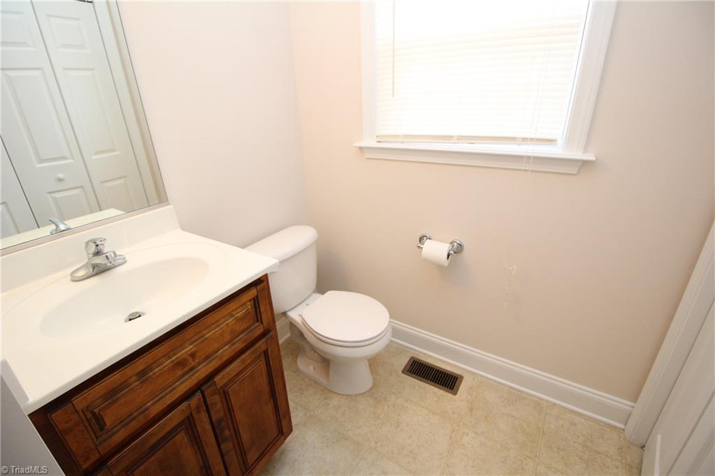 726 Ransom Road Winston-Salem, NC 27106 - Photo 8 of 22 Gallery Image 8
