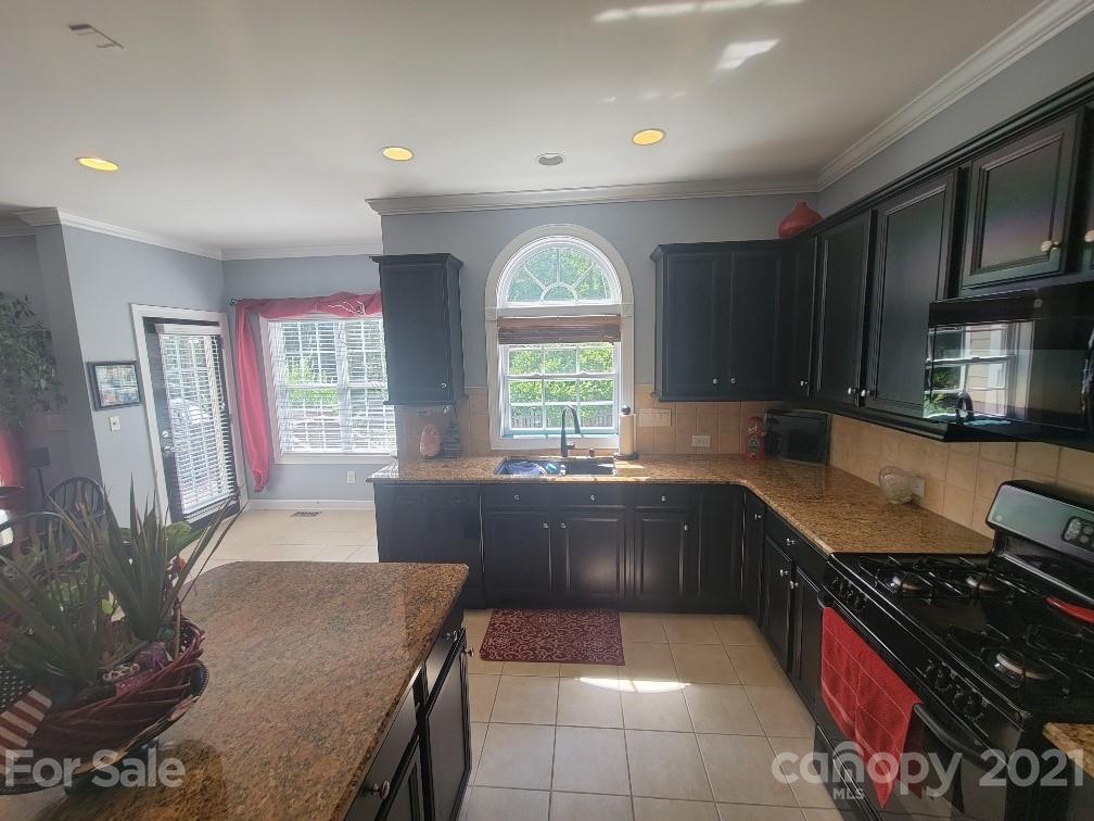 1523 Copperplate Road Charlotte, NC 28262 - Photo 4 of 43 Gallery Image 4