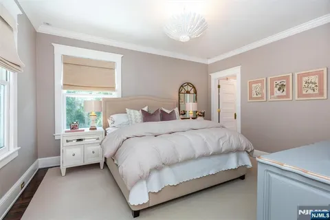 $2,850,000 | 380 Ridgewood Avenue, Glen Ridge, NJ 07028