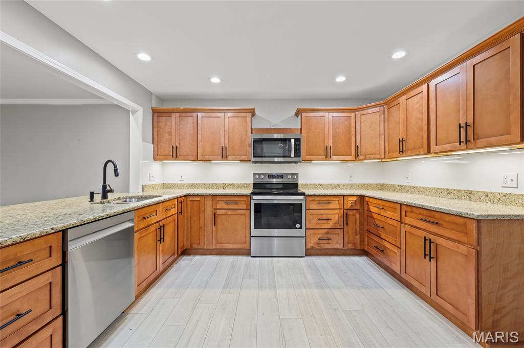 717 Turtle Cove Ballwin, MO 63011 - Photo 18 of 71