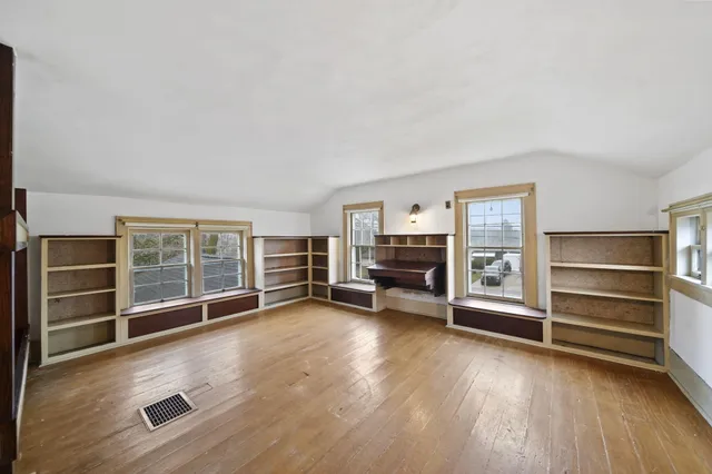 $250,000 | 3219 McCain Road, Jackson, MI 49203