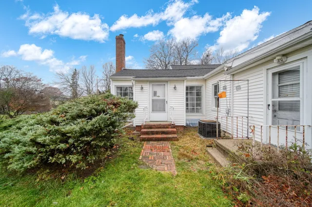 $250,000 | 3219 McCain Road, Jackson, MI 49203