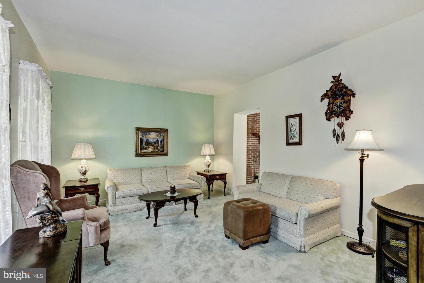 1943 Frederick Road Catonsville, MD 21228 - Photo 4 of 30 Living Room