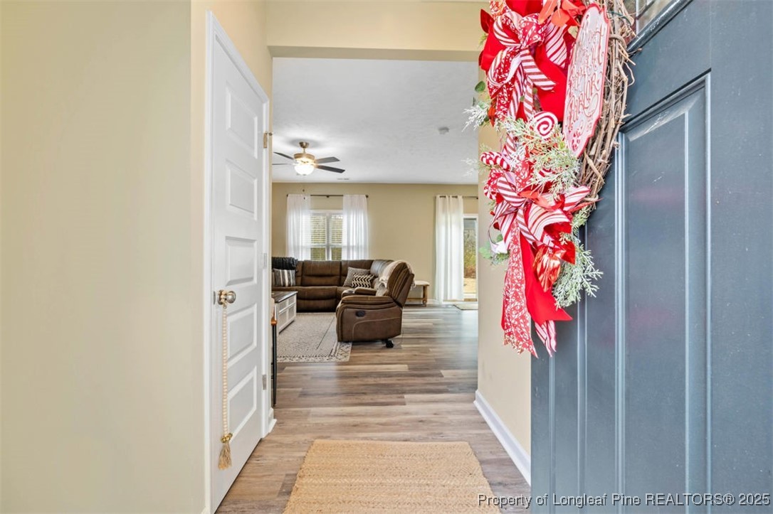 5512 Tolarsville Road St. Pauls, NC 28384 - Photo 4 of 30 a very nice looking room with a potted plant