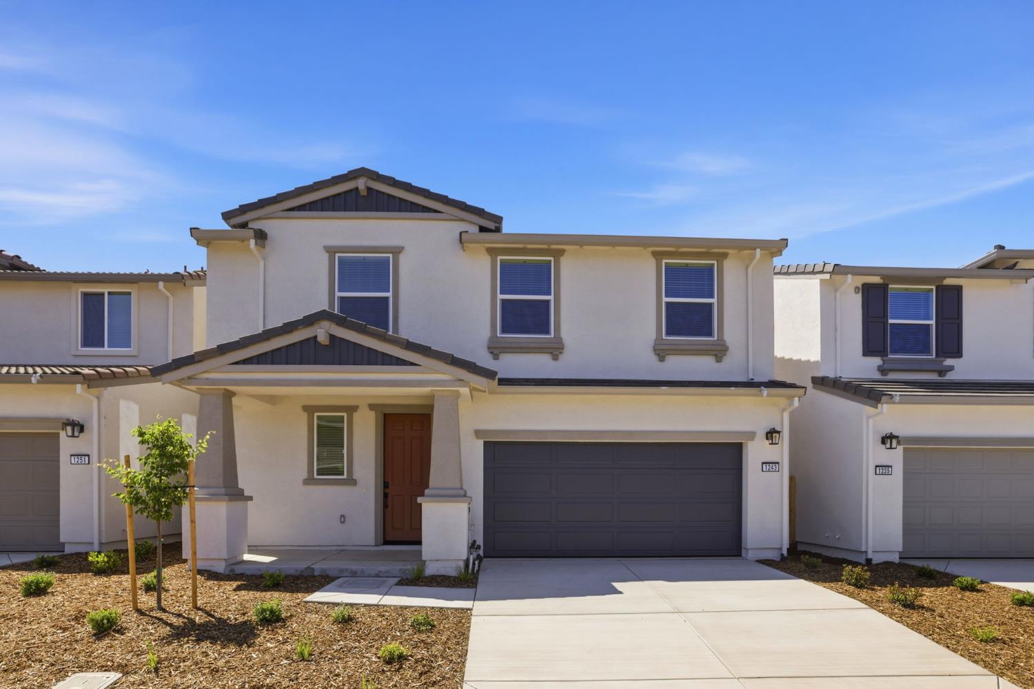 1243 Leonhardt Loop Lincoln, CA 95648 - Photo 1 of 12