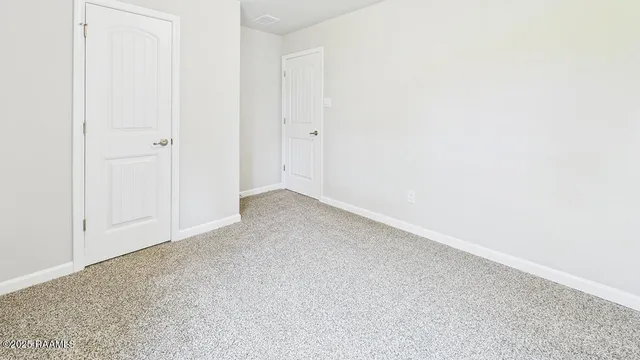 $204,500 | 143 Cottage Cove Drive, Maurice, LA 70555