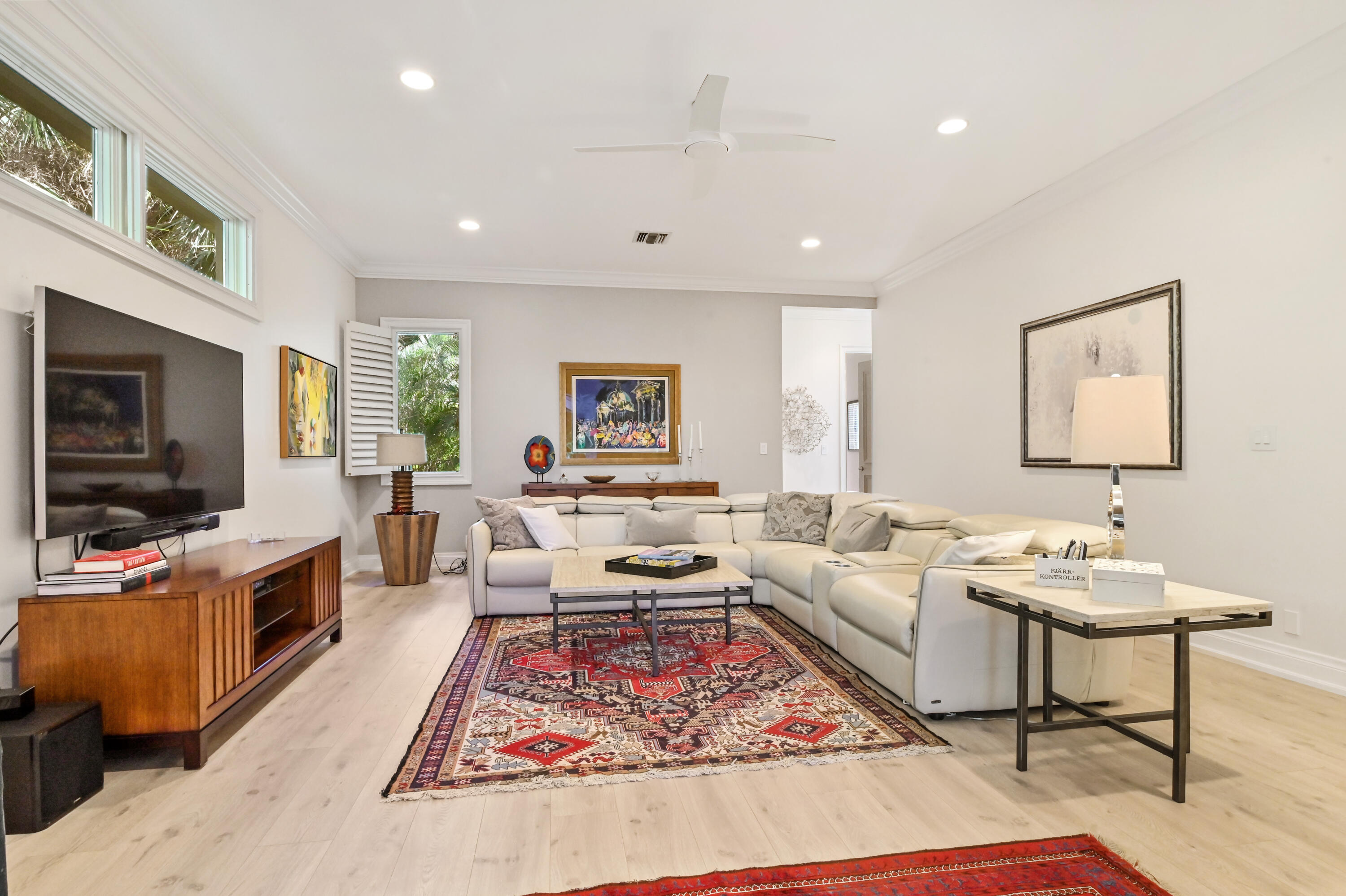 2035 Park Court Boca Raton, FL 33486 - Photo 16 of 55 25 Living Room 04